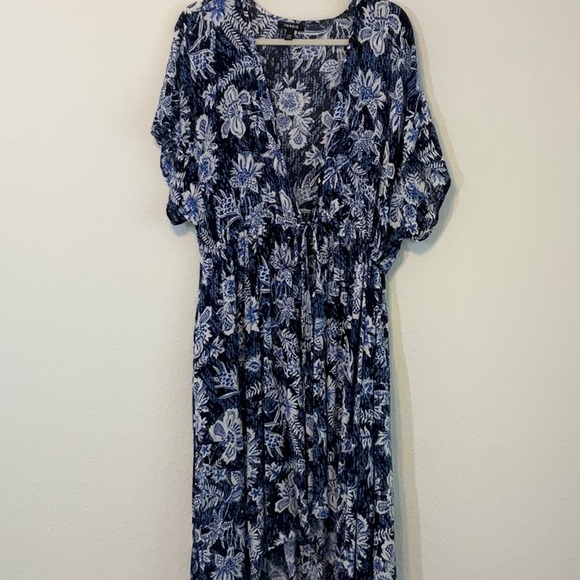 Torrid Swim Cover Up Size 14/16 Torrid size 1 / 2 Navy Black White Blue - Picture 2 of 12